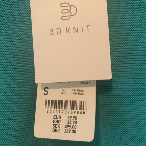 Brand new Uniqlo knit sweater - Picture 3 of 7
